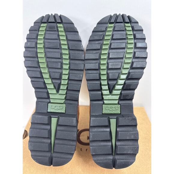 Women's Size 7 UGG Australia Slip-On Hartford Loafer, New With Box - Picture 2 of 13